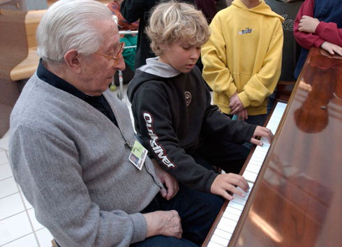 Ben Lubitz plays piano